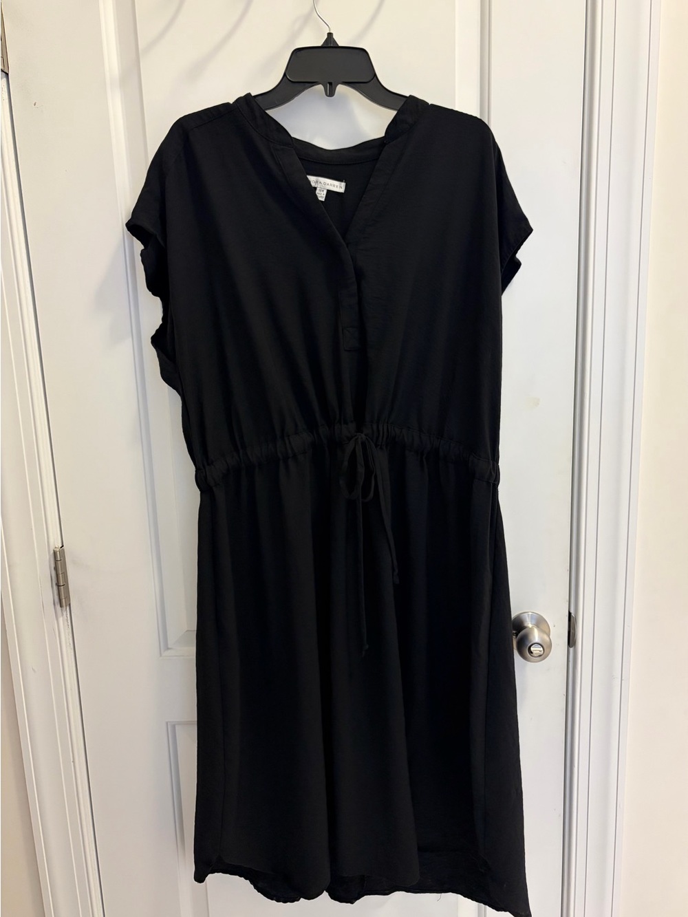 Sandra Darren Black V-Neck Drawstring Midi Dress